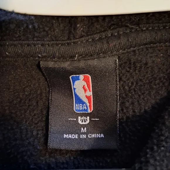 Los Angeles Lakers Black Hoodie - Picture 4 of 5